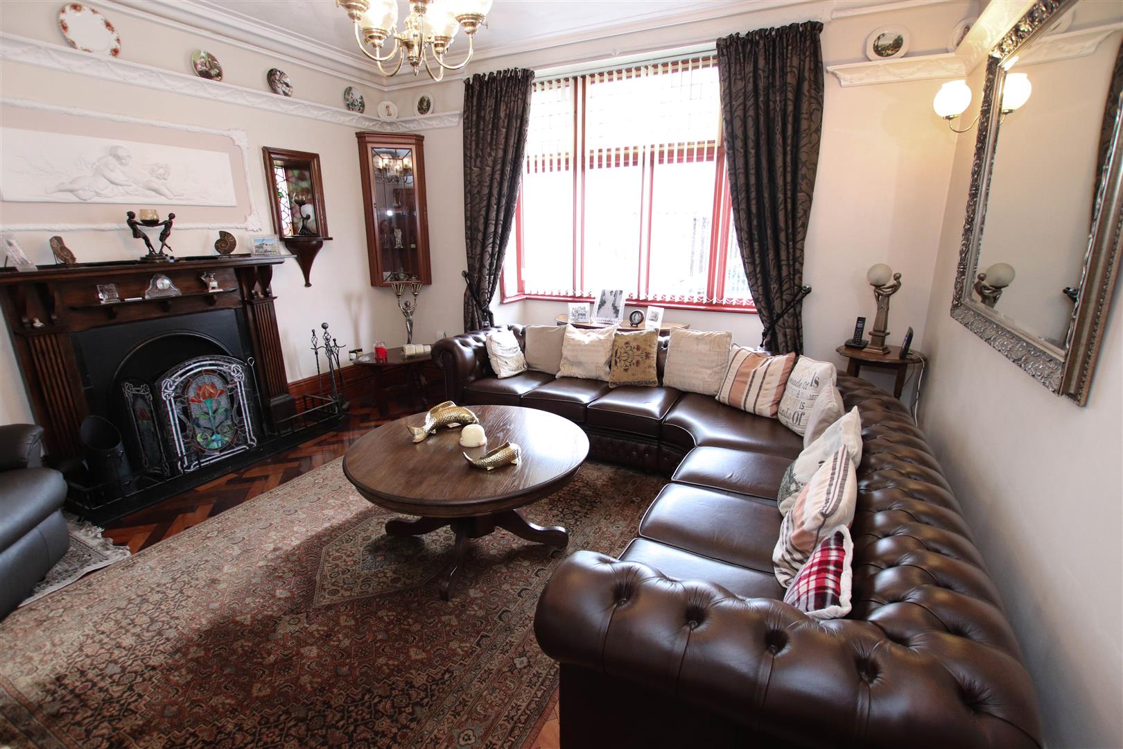BAY FRONTED SITTING ROOM